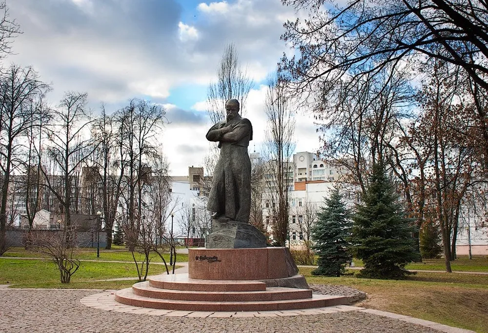 Пам'ятник Т.Шевченку в м.Мінськ (Білорусь), 2002