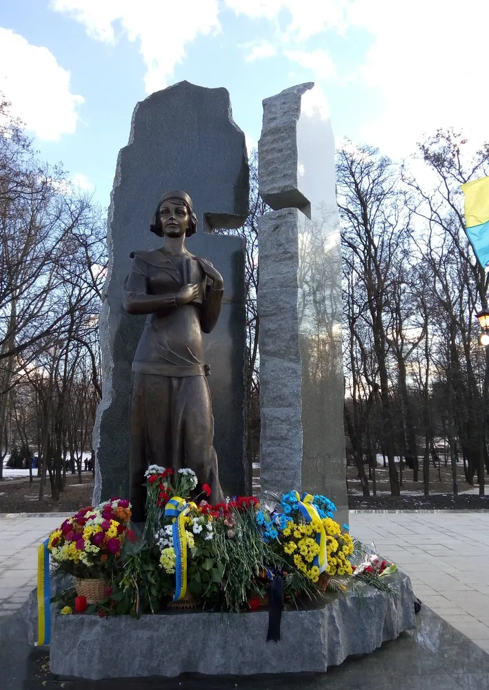 Пам'ятник О.Телізі та її соратникам в м.Києві, 2017